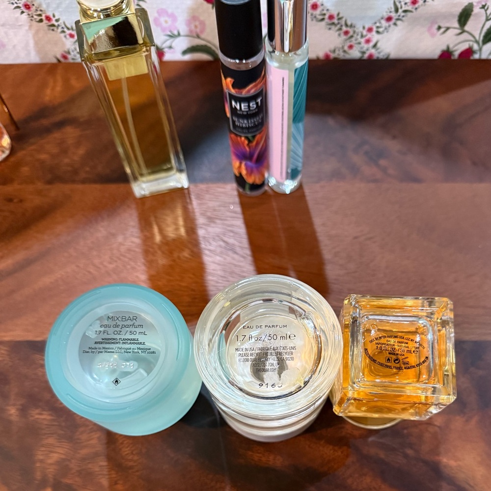 Bundle of Small Travel Mini Size Perfume - Picture 8 of 9